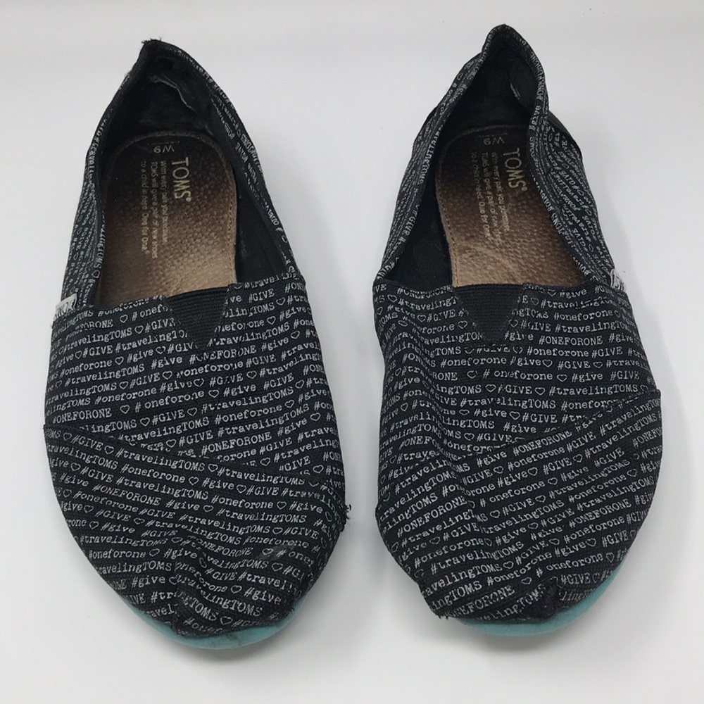 TOMS Hashtag Shoes Size 9W